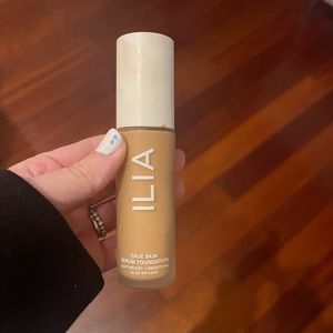 Ilia liquid foundation shade SF7 “Catalina”